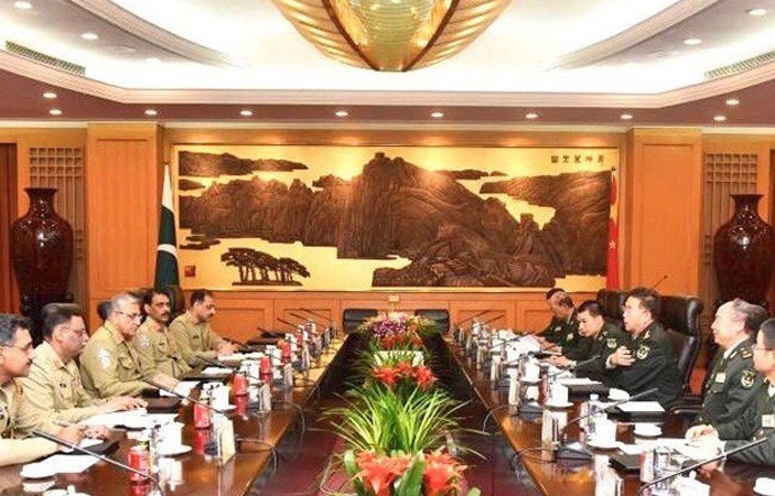 COAS Qamar Bajwa Meets Chinese Army Chief to Discuss Regional Security