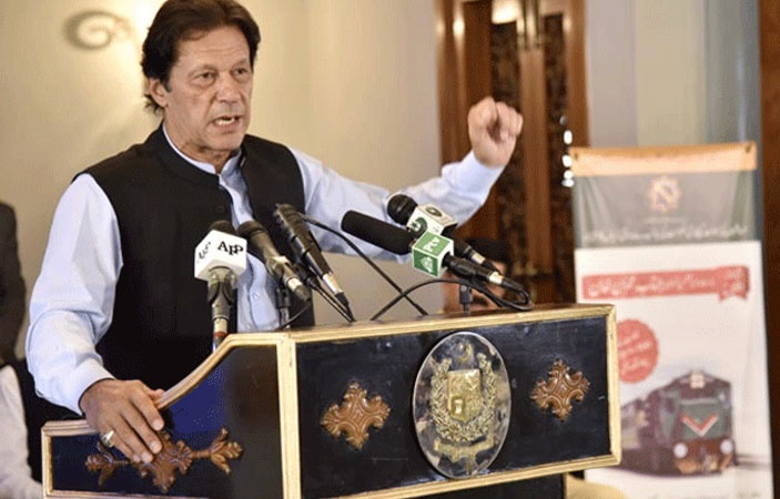 PM Imran Khan Promises Huge Salaries to Bureaucrats