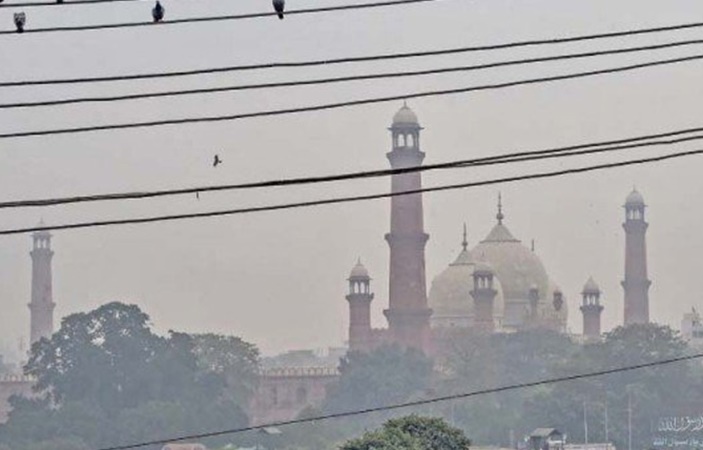 Schools will be closed for two days as SMOG takes over Punjab