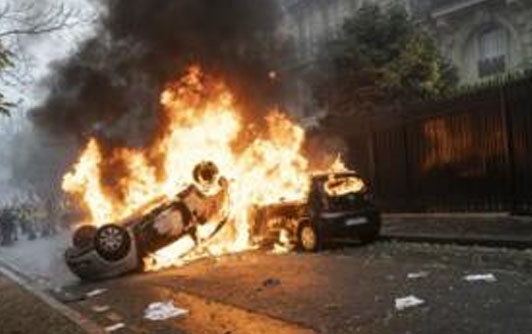 Tourist Places in Paris Closing on Saturday in Fear of Riots