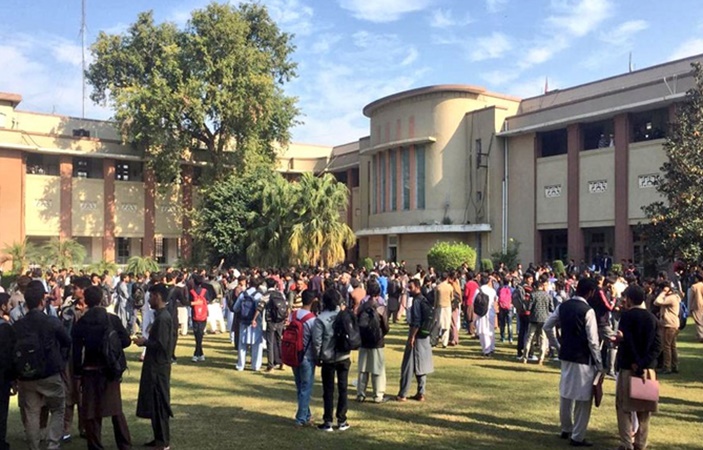 UET Students Protest against Fee Hike