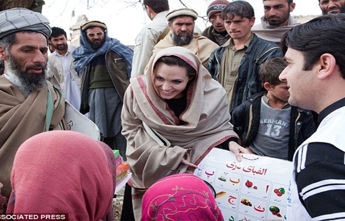 انجلیناجولی افغان خواتین کے حق میں بول پڑیں