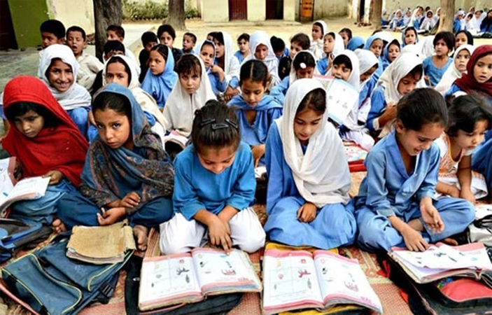 Religious Affairs Minister advised to focus on promoting modern and Islamic education in federal schools
