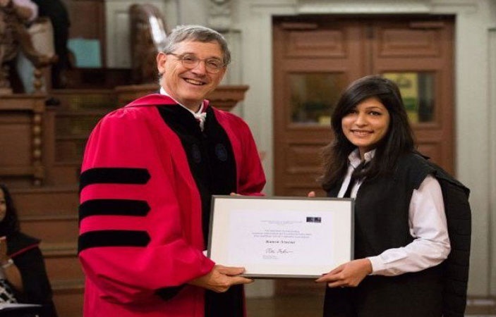 Oxford University academic award wins Pakistani women 