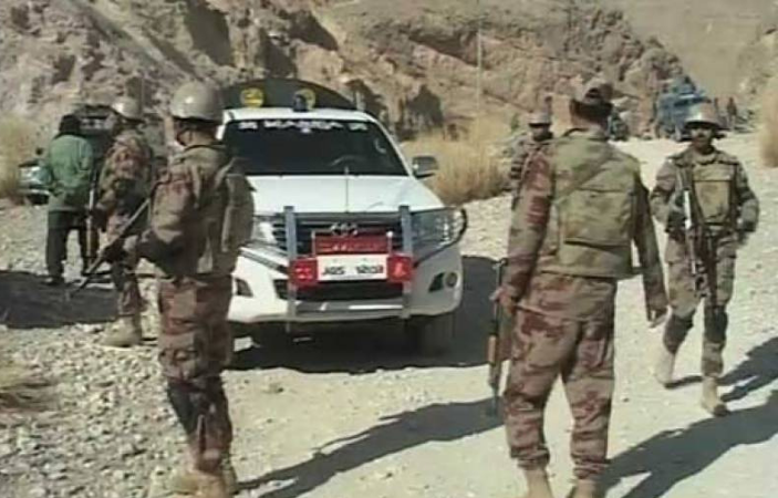 پاک فوج کی بلوچستان میں کاروائی اسلحہ اور بارود برآمد