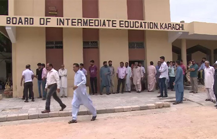 کراچی انٹرمیڈیٹ کے ملتوی امتحانوں کی نئی تاریخ جاری